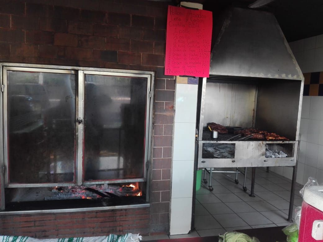 POLLOS ASADOS SEBASTIÁN image 3