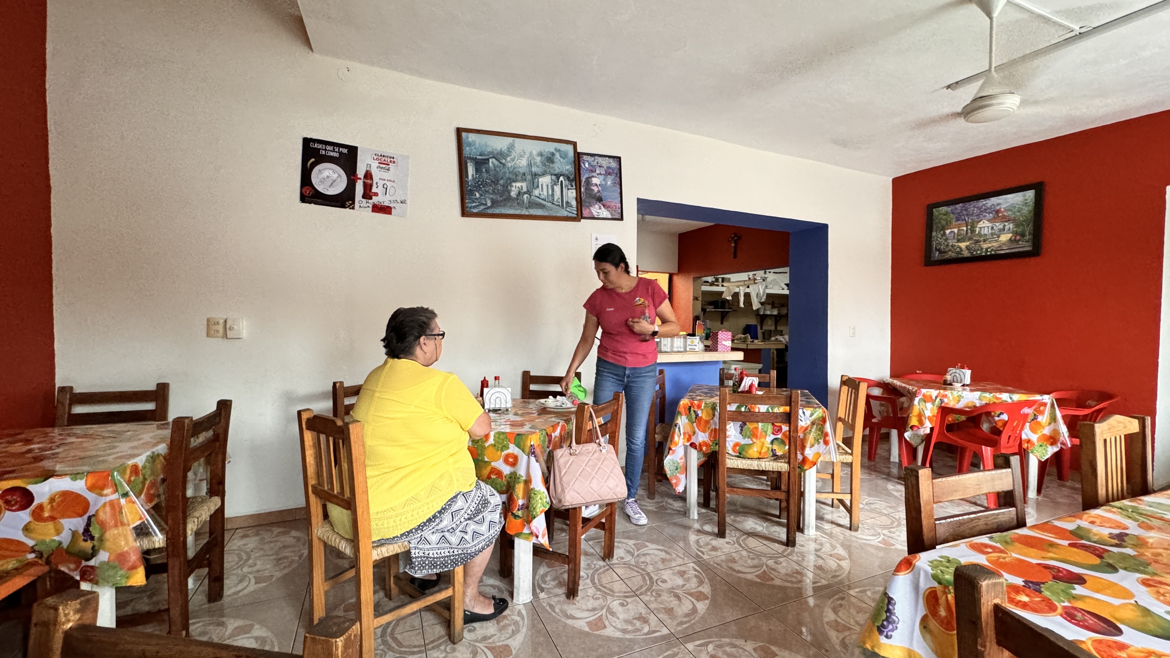 Cenaduria Del Centro image 1