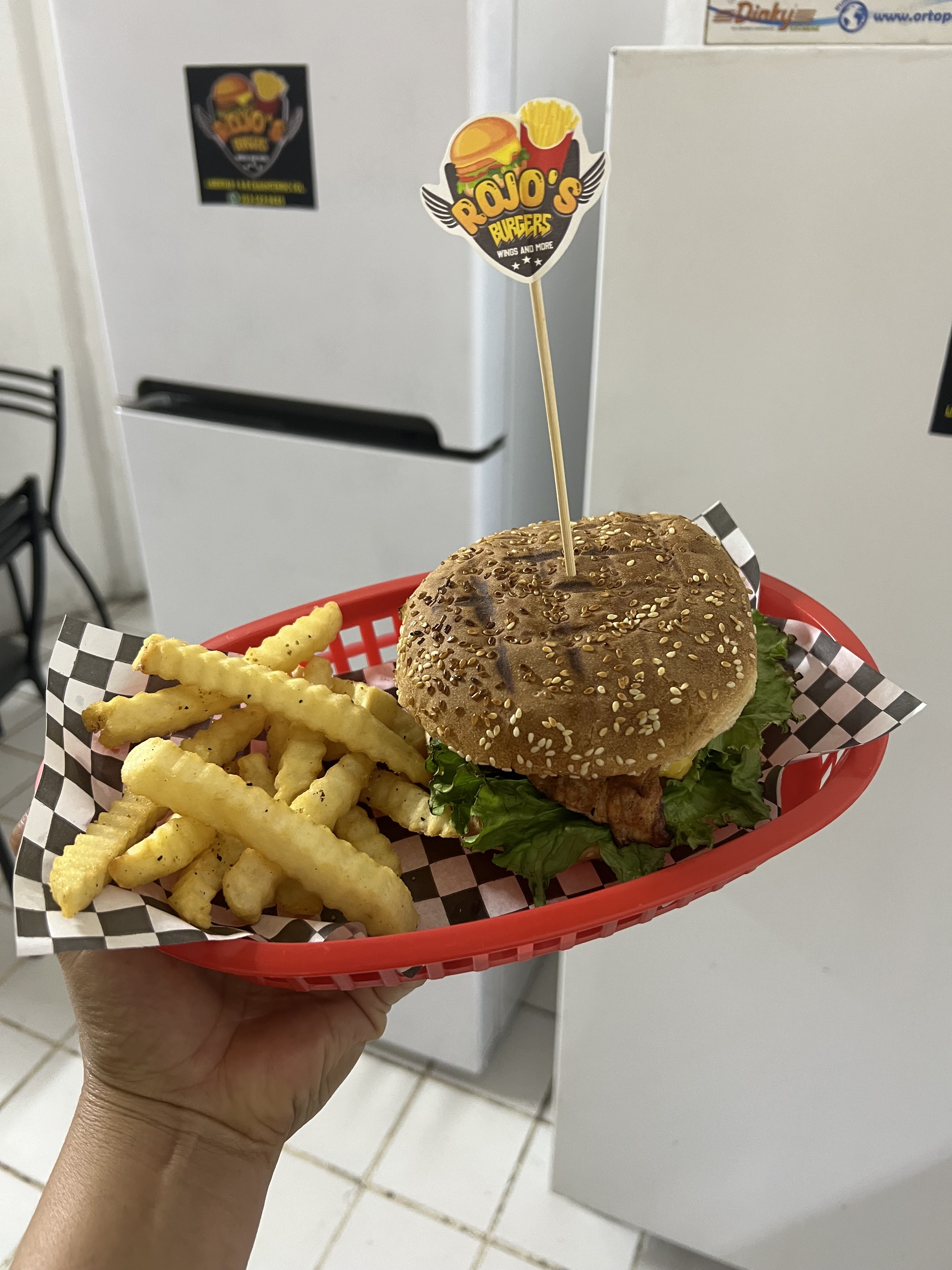 Rojo’s burgers image 4