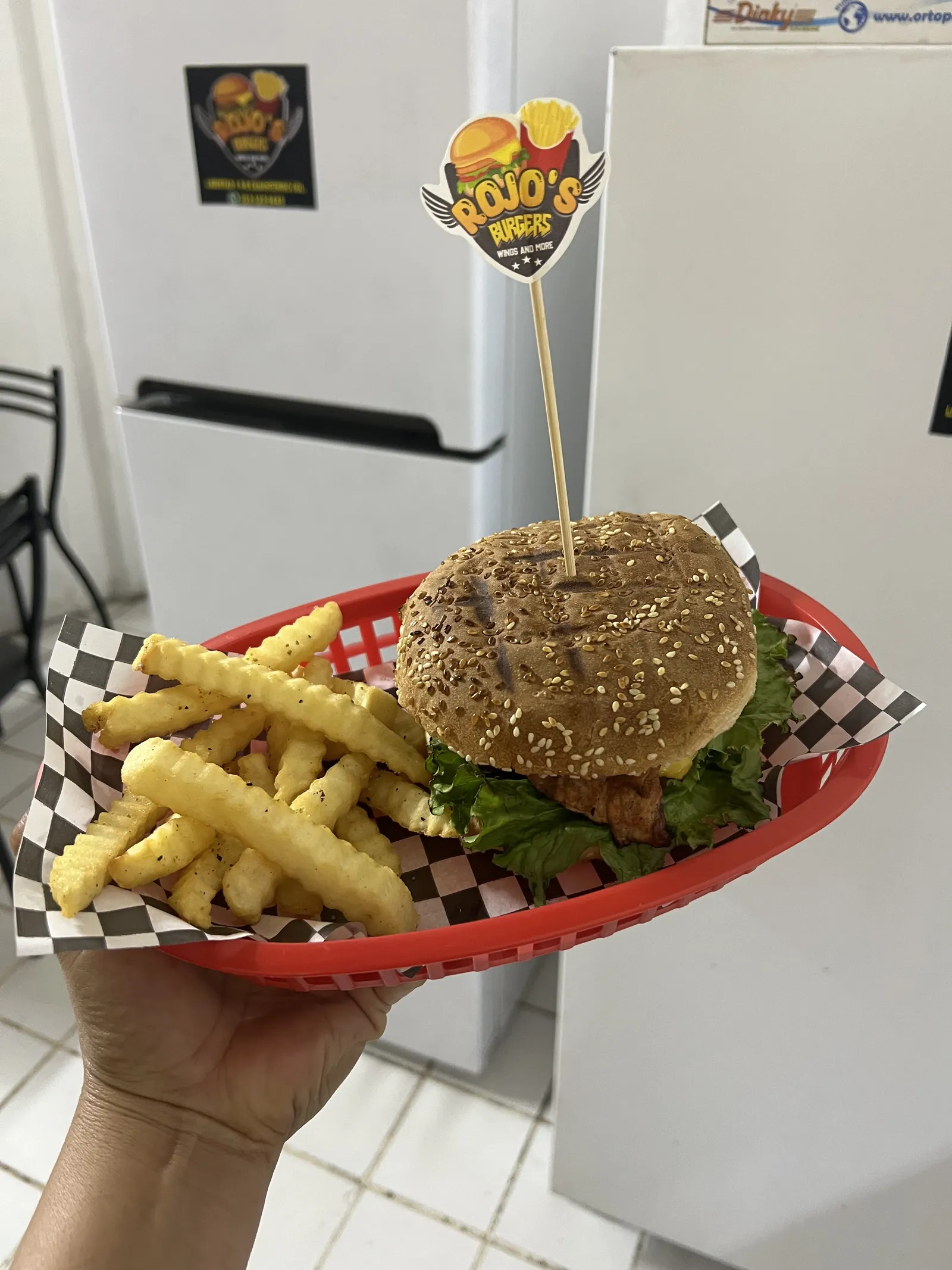 Rojo’s burgers image 4