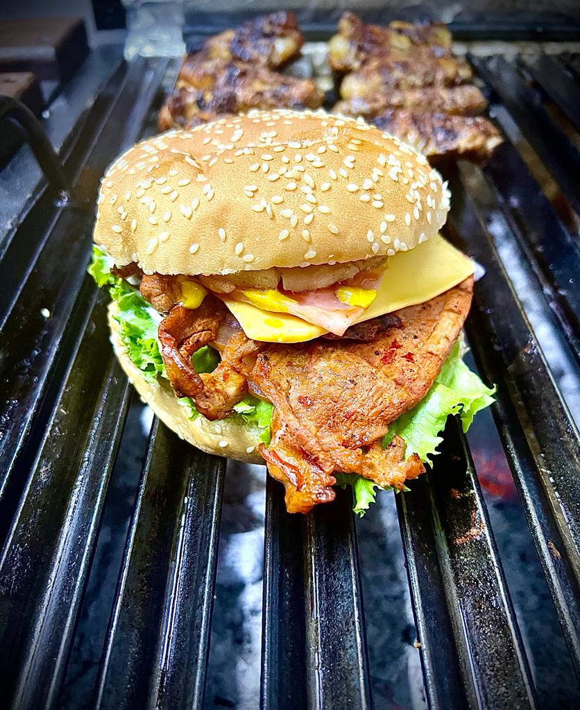 Rojo’s burgers image 9