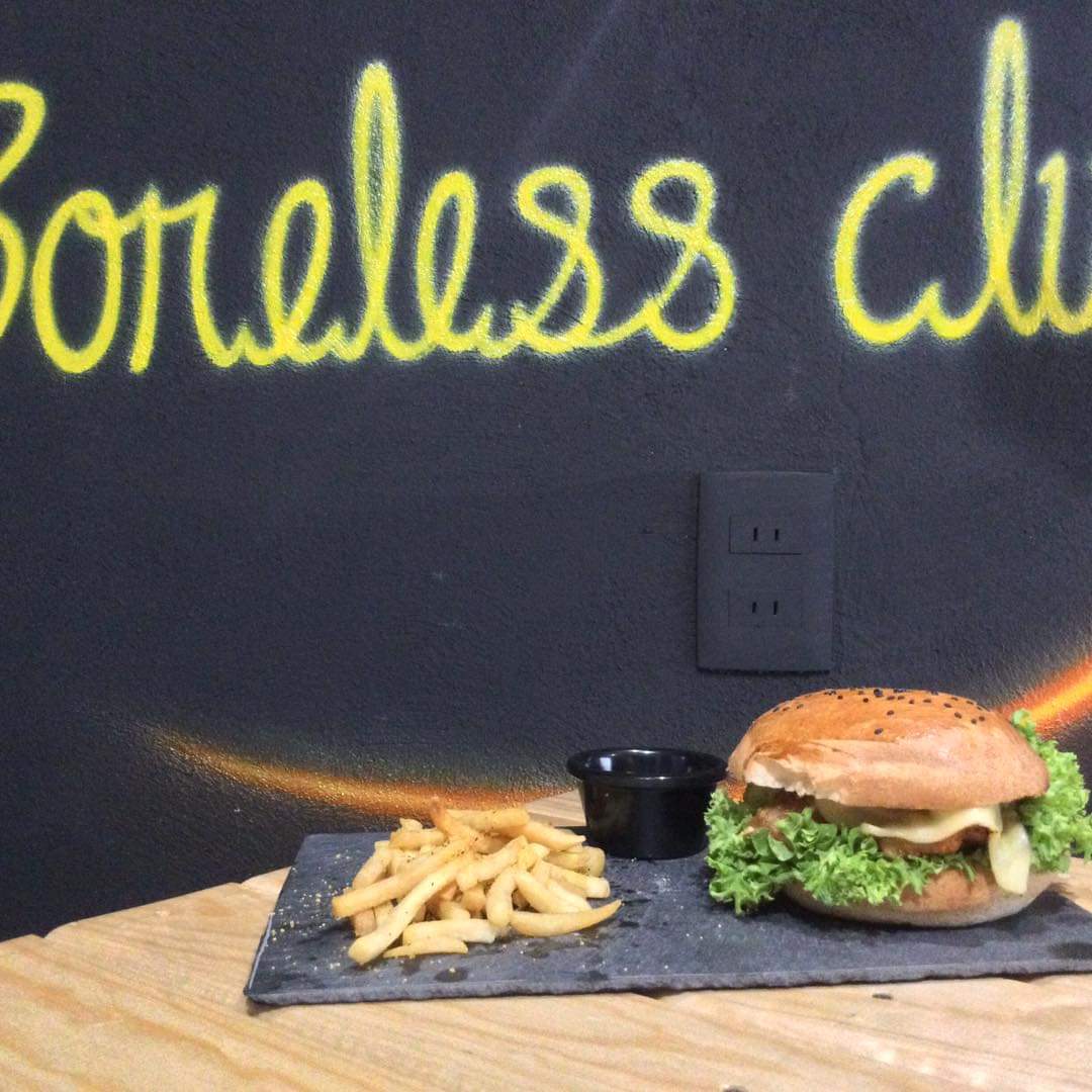 Barra 19 Sports Bar & Snacks image 1