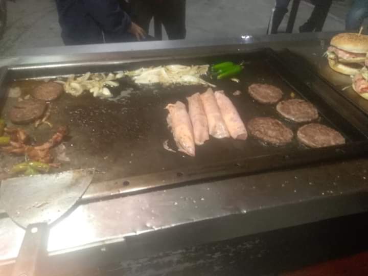 Hamburguesas y Hot Dog Estilo Sinaloa image 7