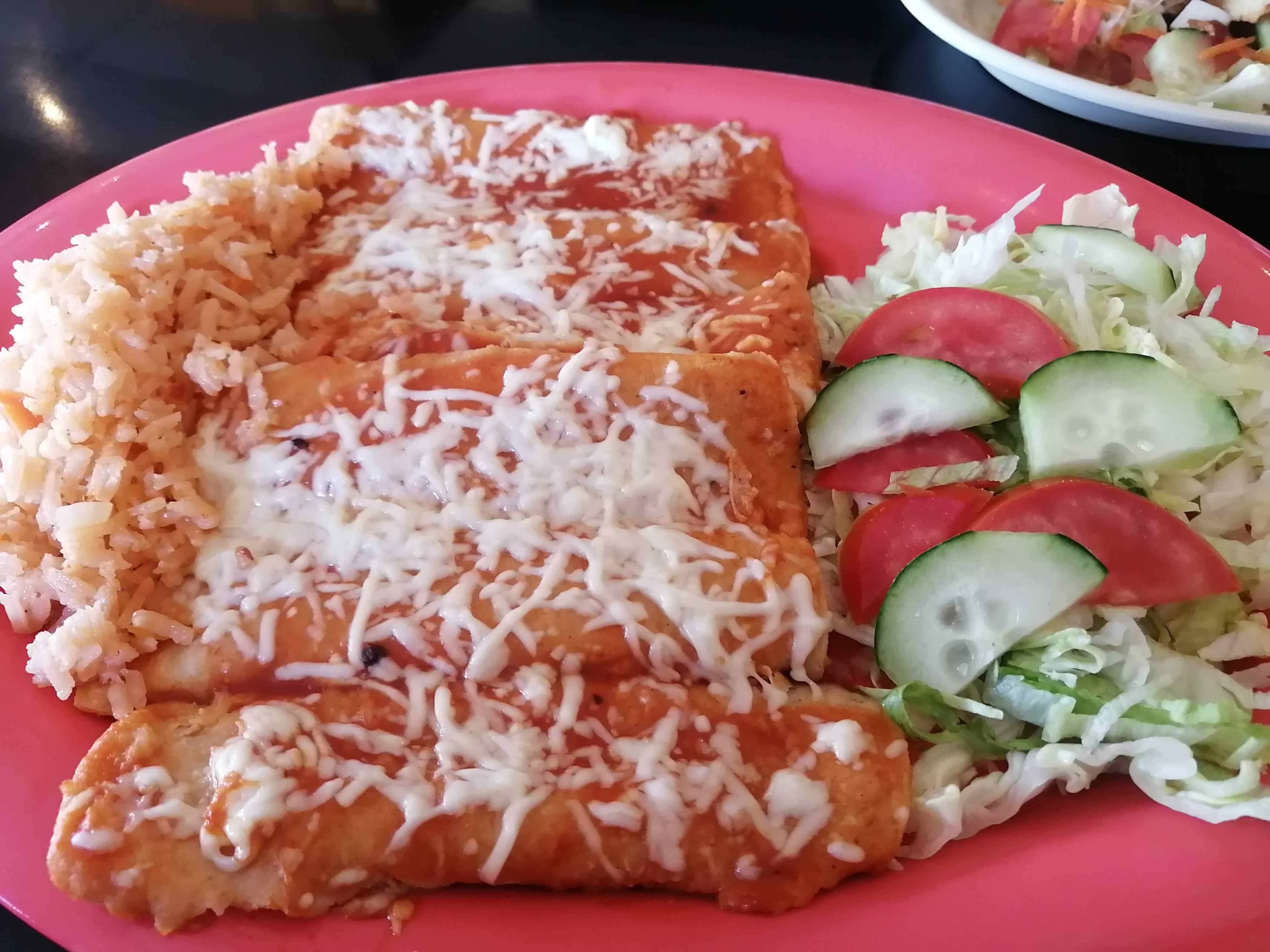 SHARLY hamburguesas & más image 6