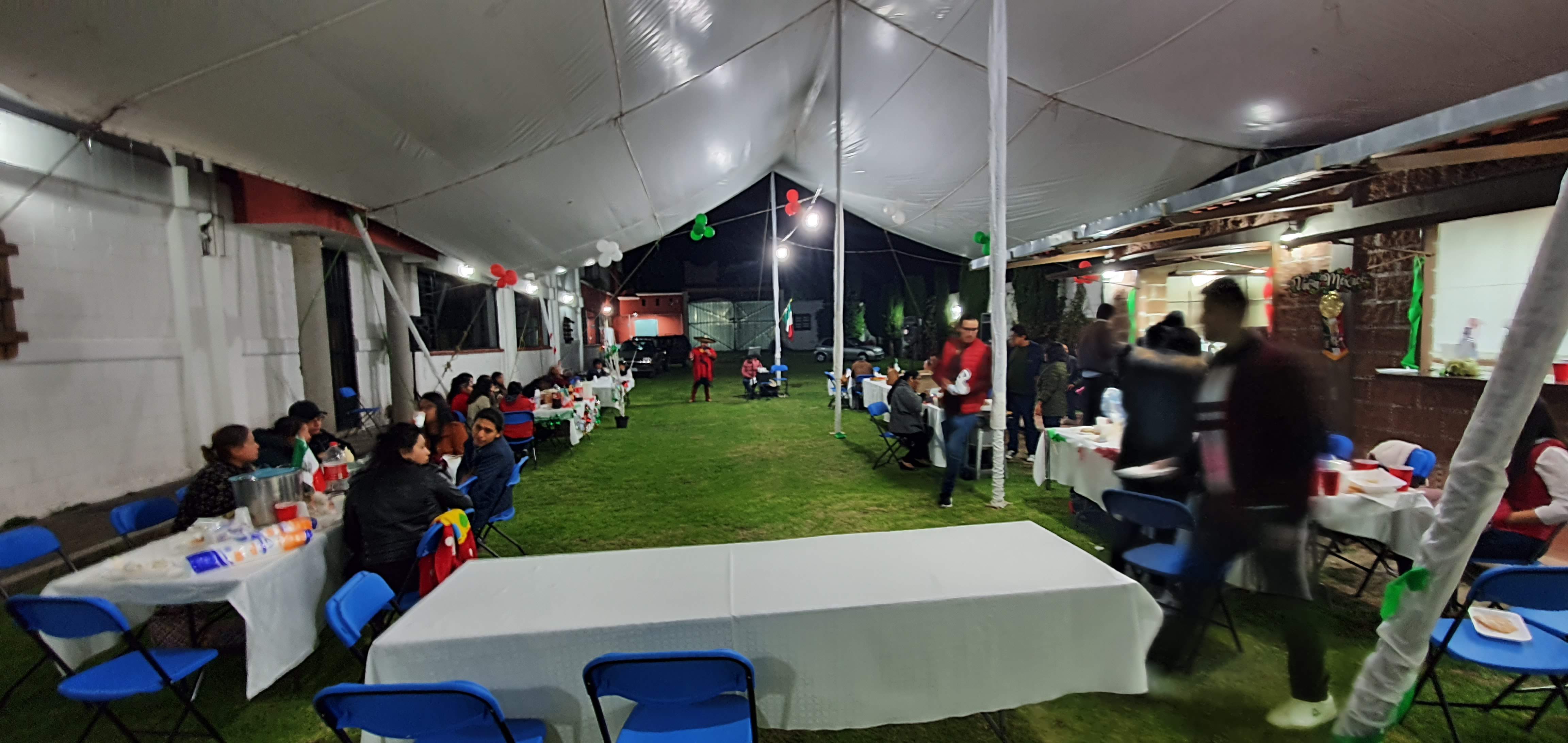 Salon Jardin Los Cisnes image 10