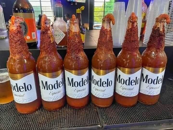 Alitas Y Hamburguesas "Los Canitos" image 2