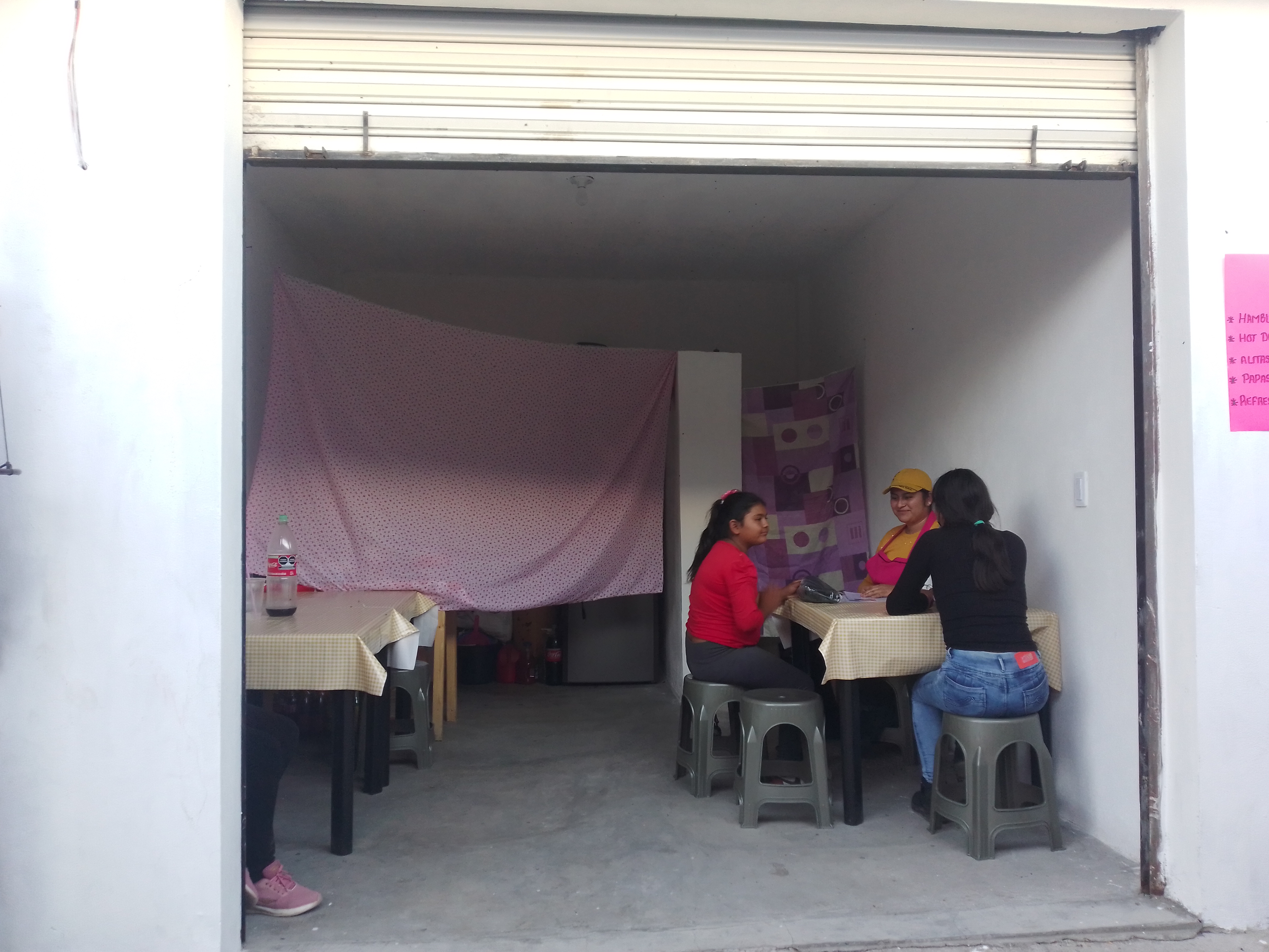 Hamburguesas La Capital image 2