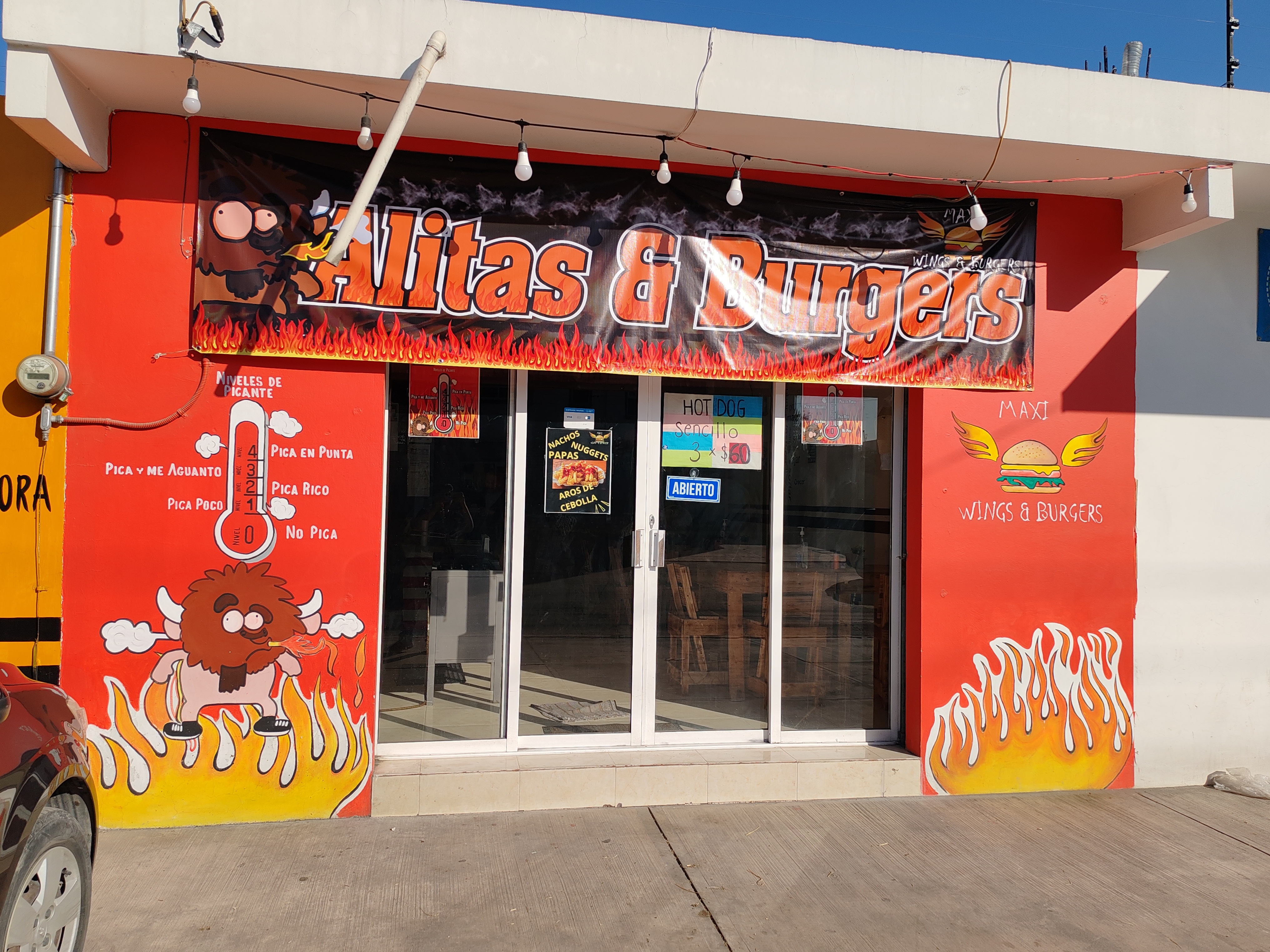 Maxi Wings & Burgers image 1