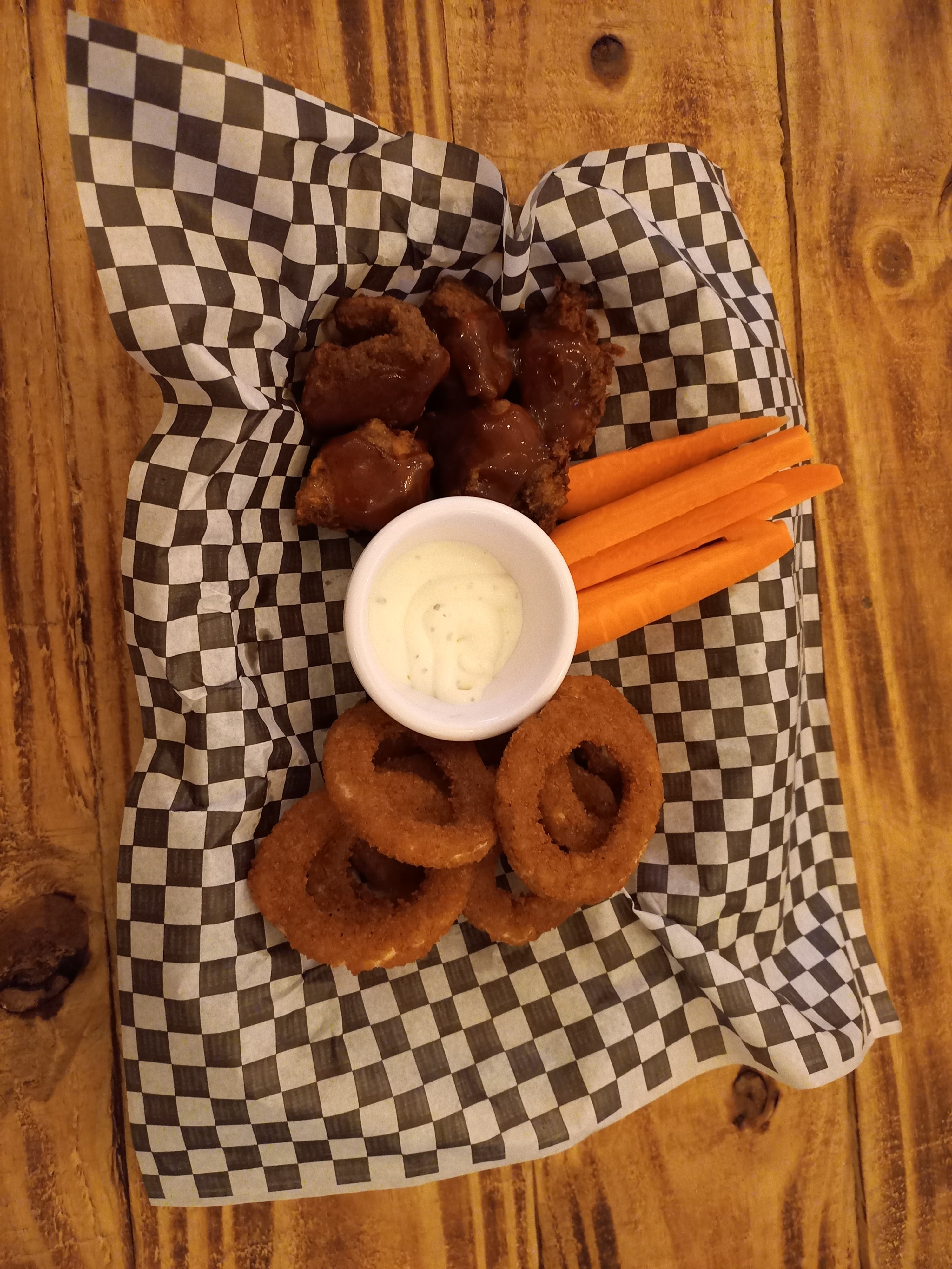 Maxi Wings & Burgers image 4