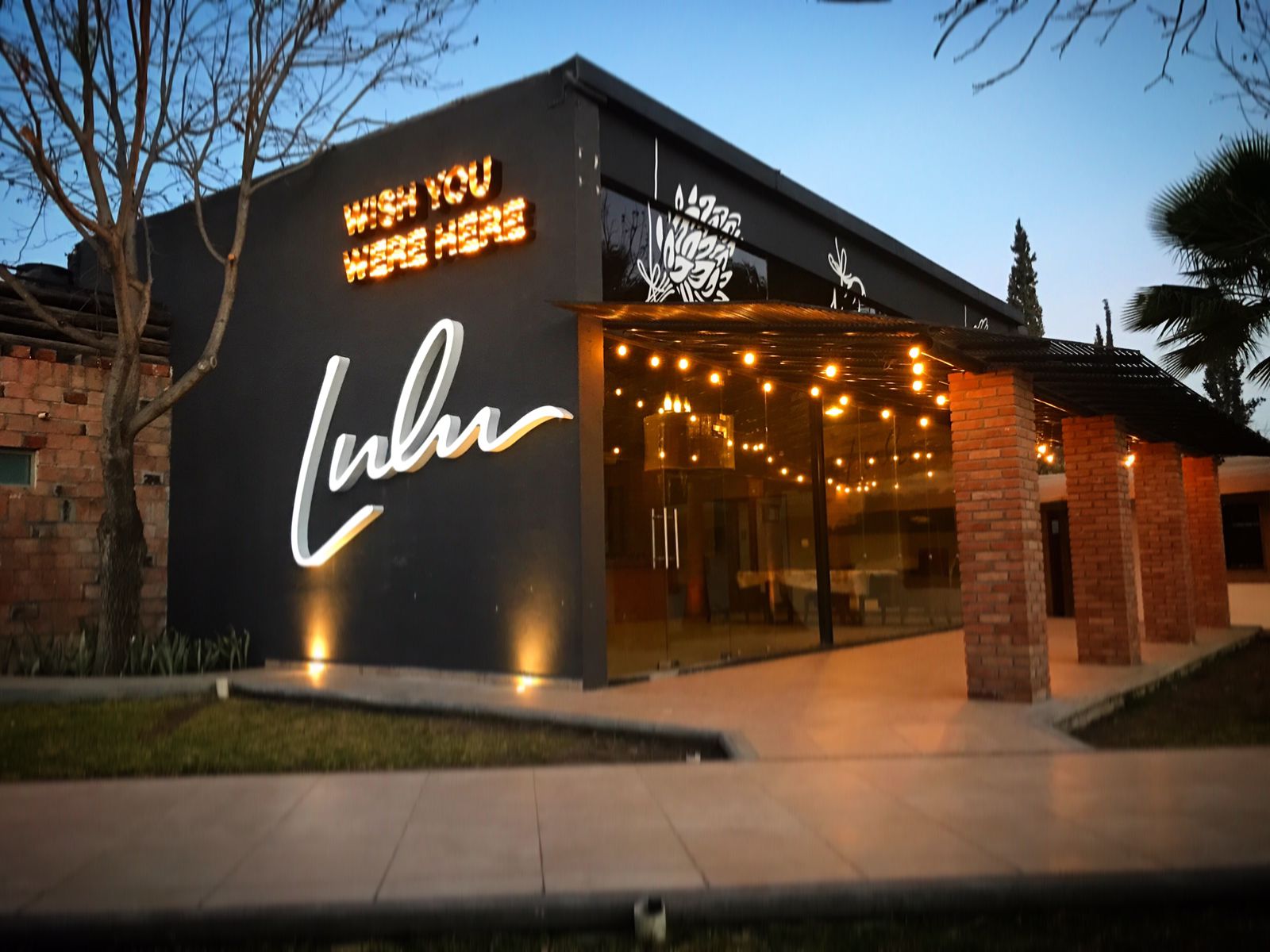 Lulu Cocina Y Vino image 1