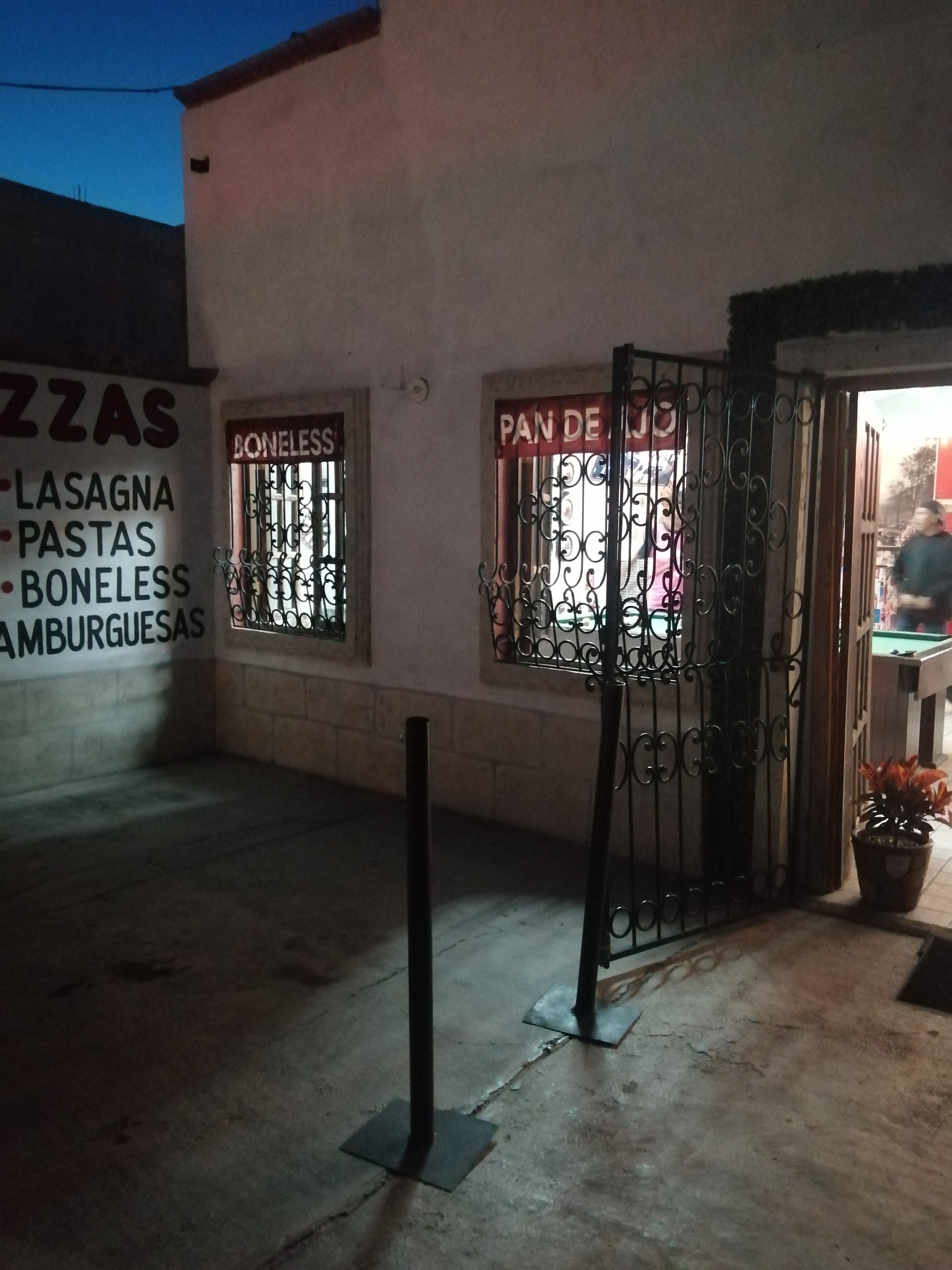 Chicho Pizzas image 4