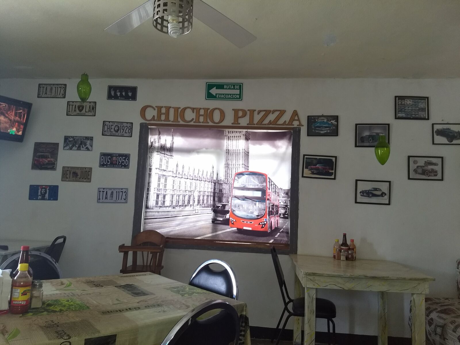 Chicho Pizzas image 5
