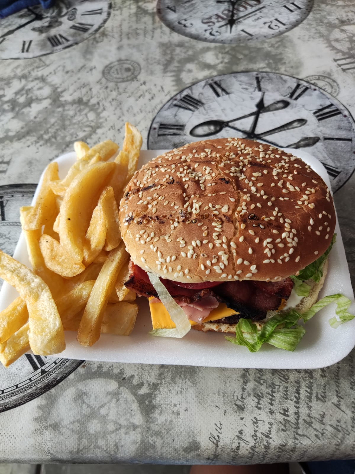 HAMBURGUESAS Y SALCHIPULOS NAT & MAT image 1