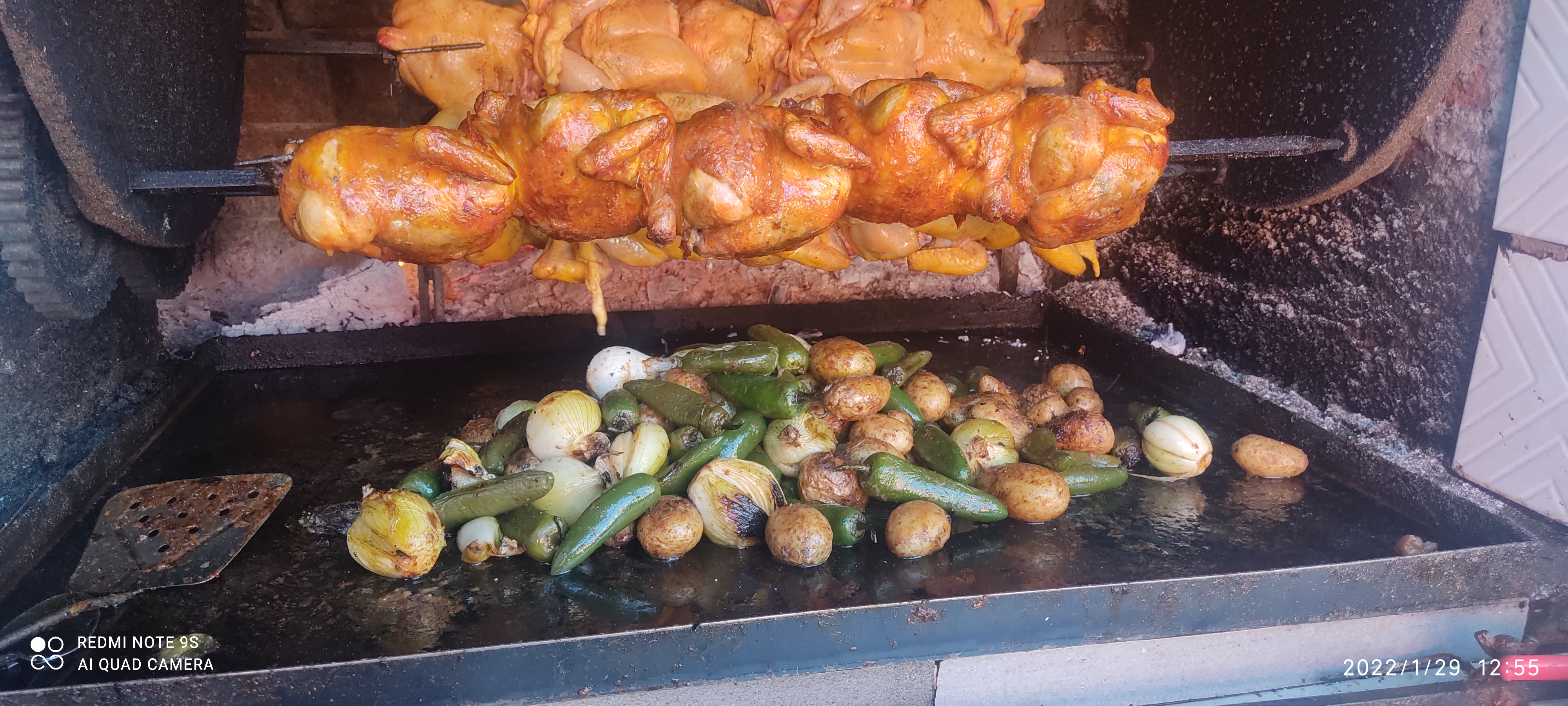 Pollos A La Leña image 6