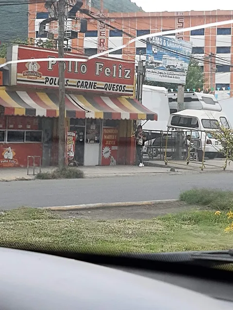El Pollo Feliz image 5