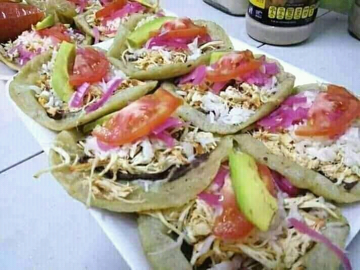 LONCHERIA Y MARISQUERÍA TITA image 2