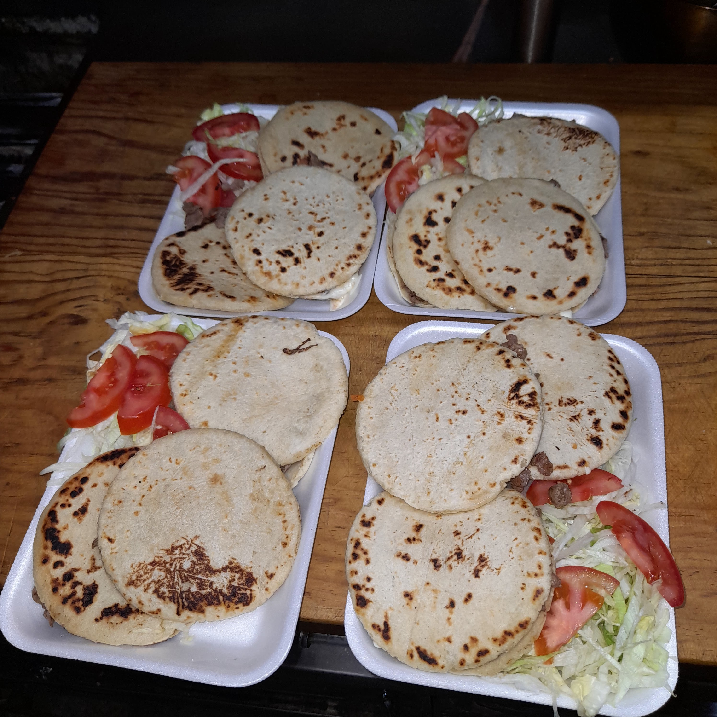 Lonches y Mariscos El Banano image 2