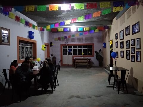 Pa' la Madre Drinks and food image 1