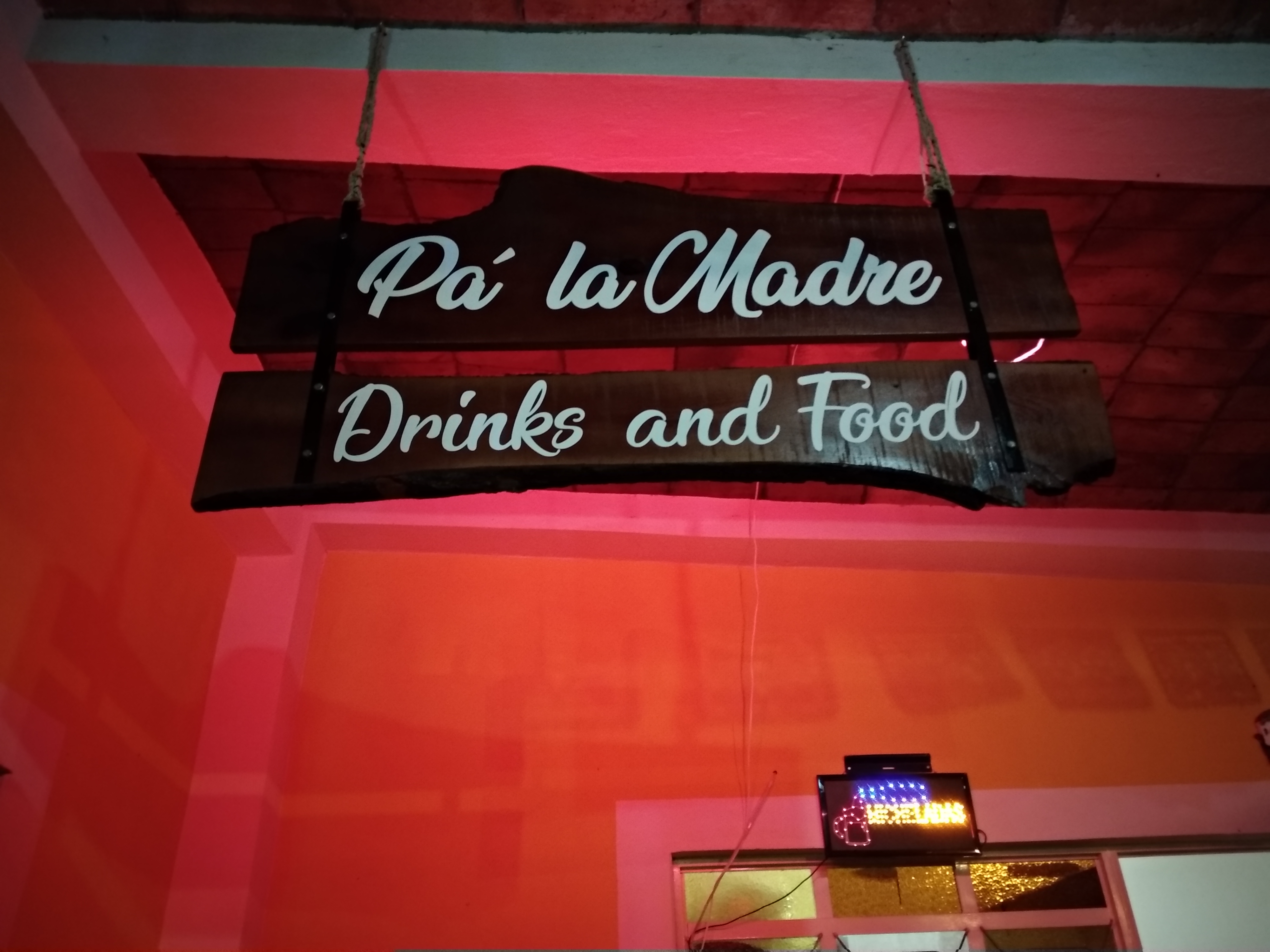 Pa' la Madre Drinks and food image 4