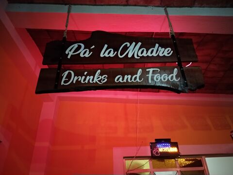 Pa' la Madre Drinks and food image 4