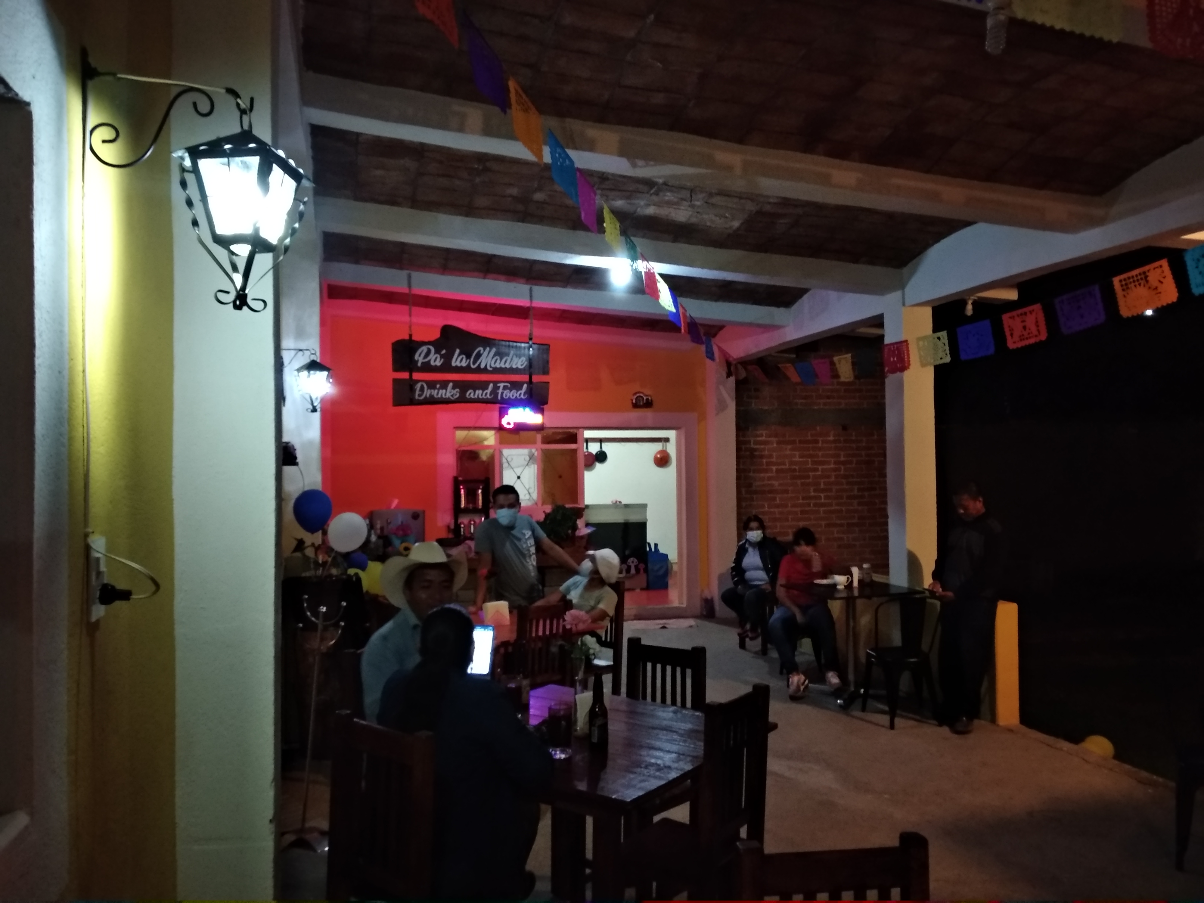 Pa' la Madre Drinks and food image 7