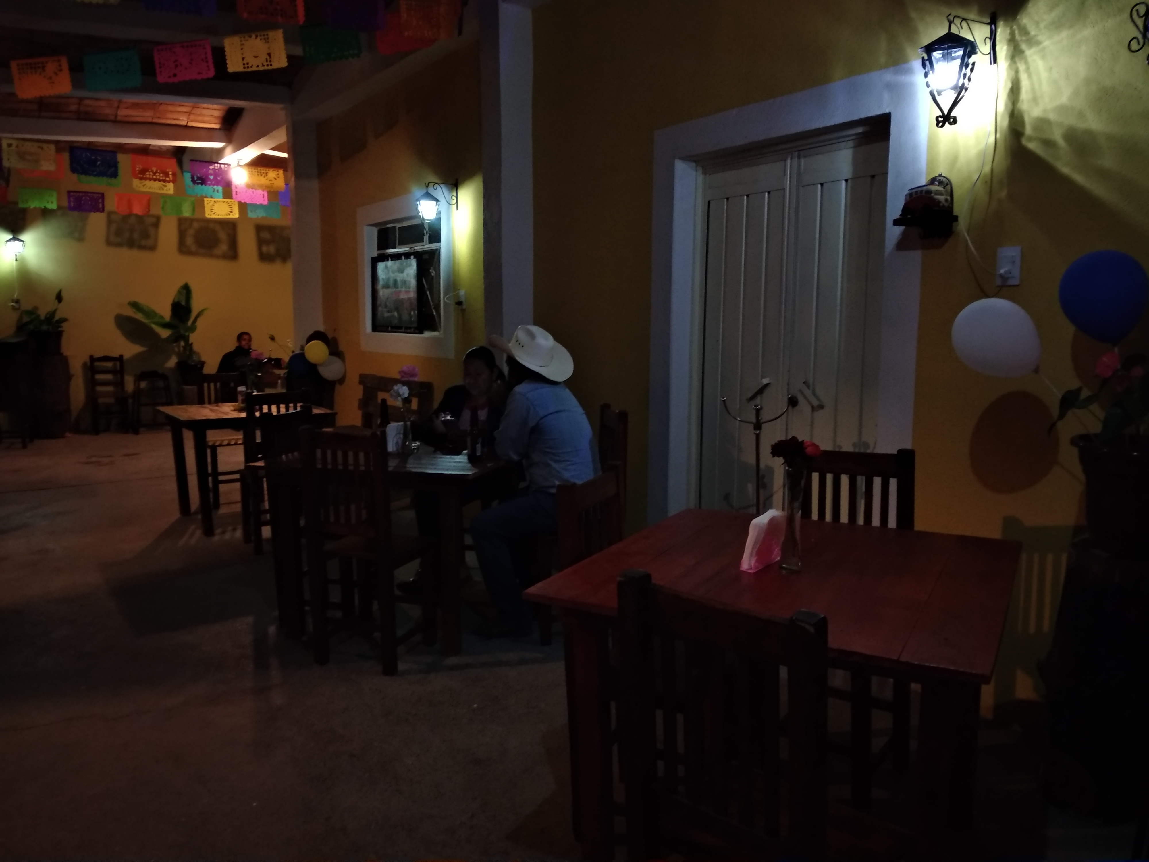 Pa' la Madre Drinks and food image 8