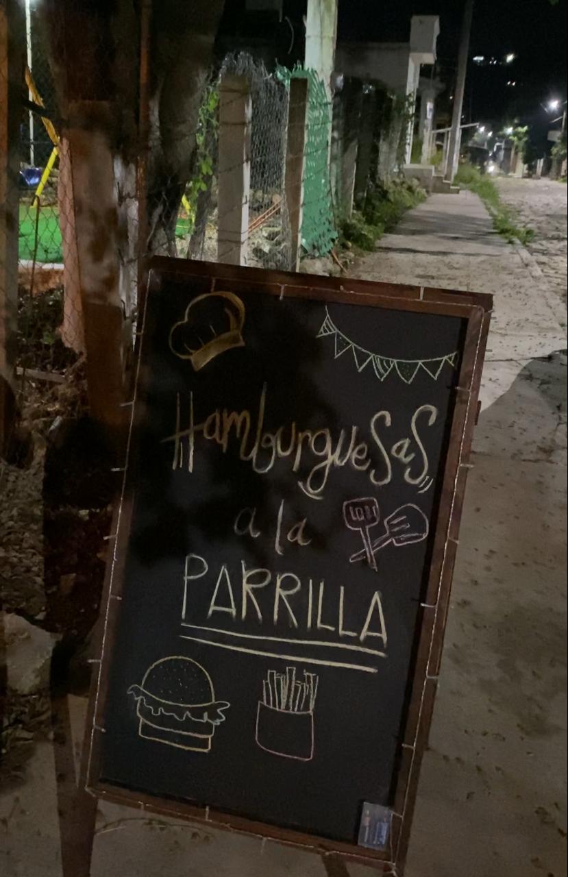 Le Moustache Grill Burguer image 4