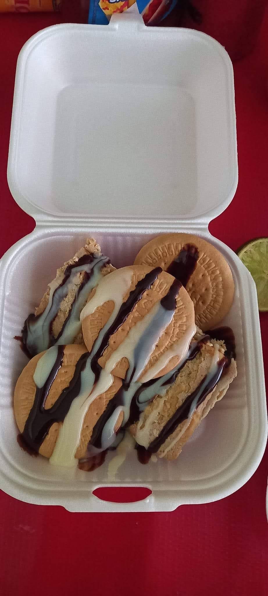 La Eloteria "Bicho" postres y botanas image 8