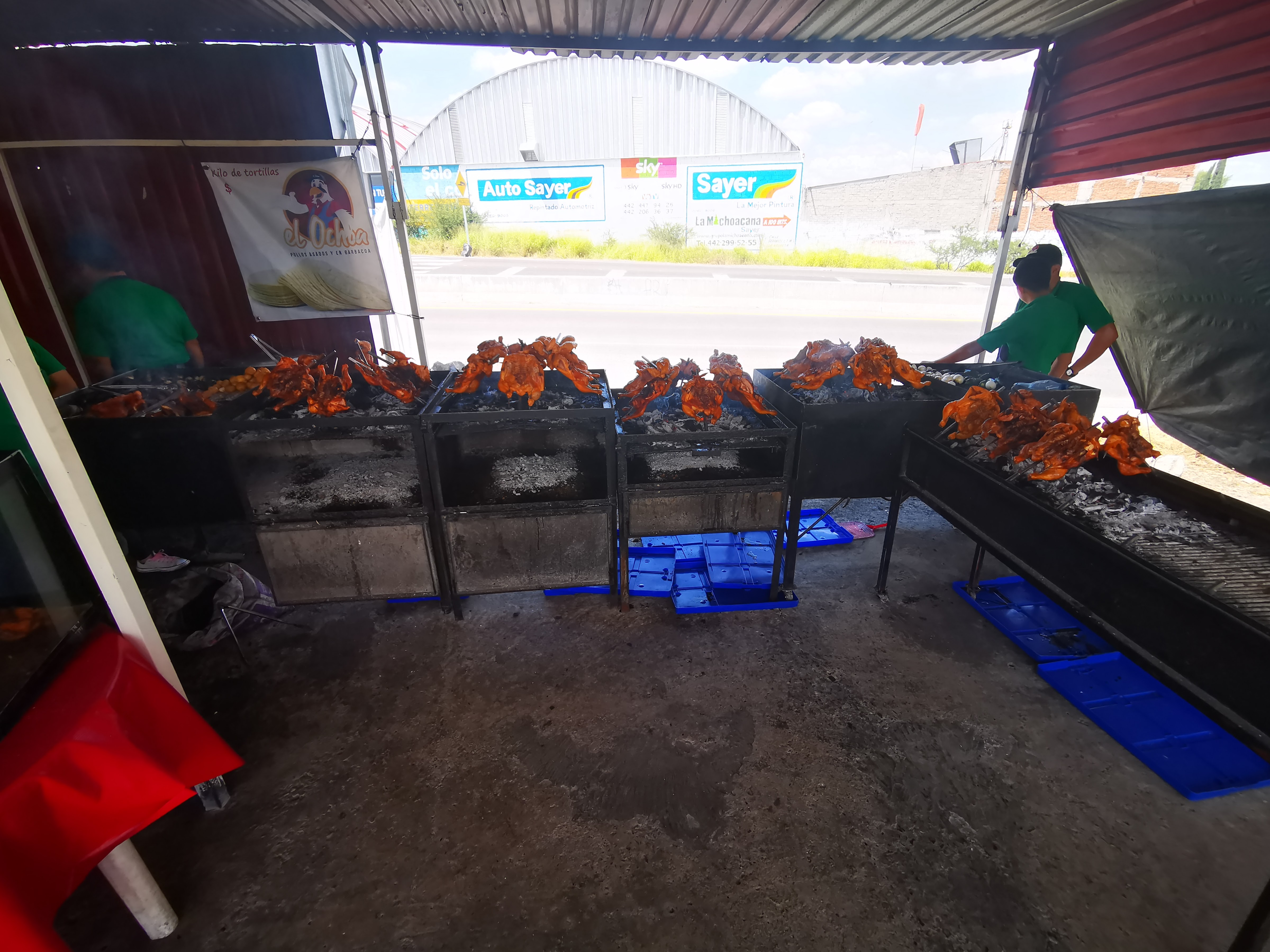 Pollos Asados al Carbón "El Ochoa" image 3