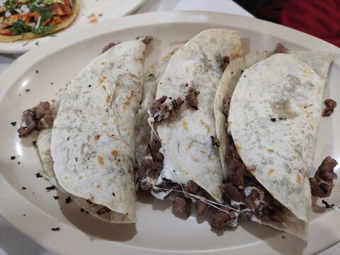 Taquería el CHAROLAZO image 1