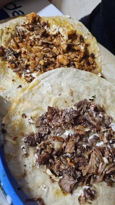 El Pariente image 2