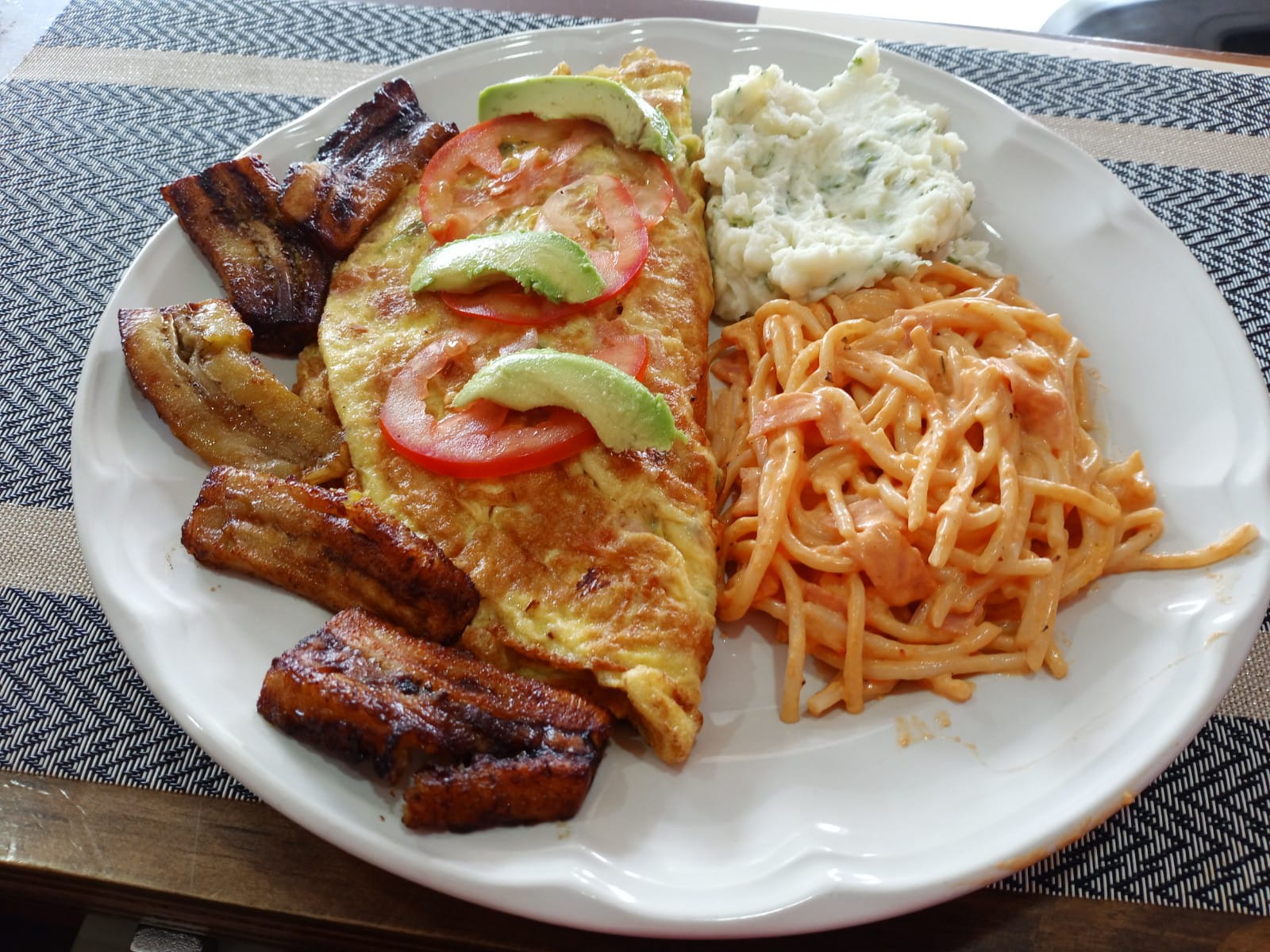 El Sazón De Cazal image 4