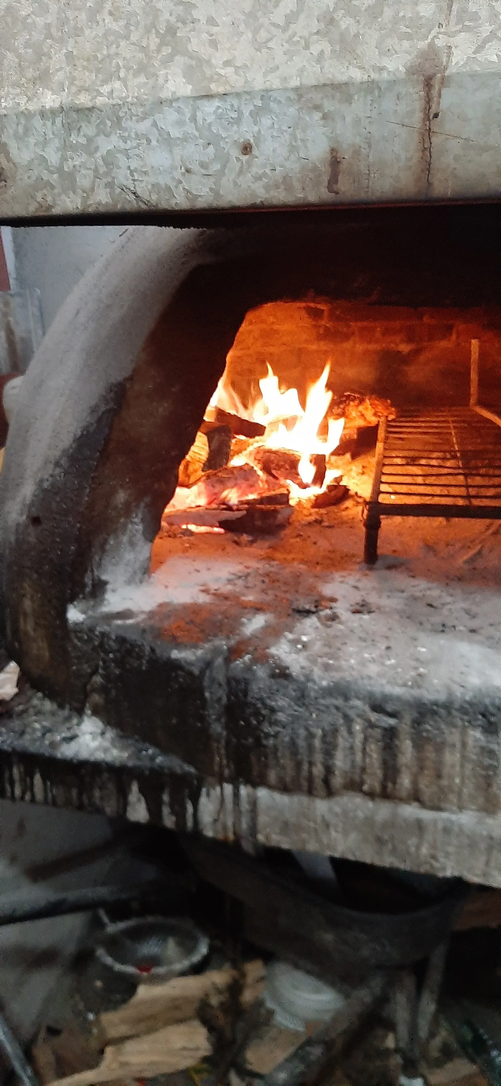 Back Time Pizzeria image 4