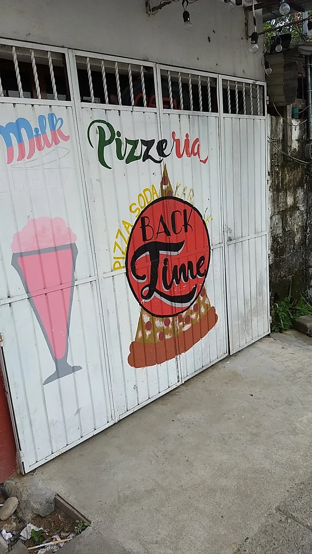 Back Time Pizzeria image 7