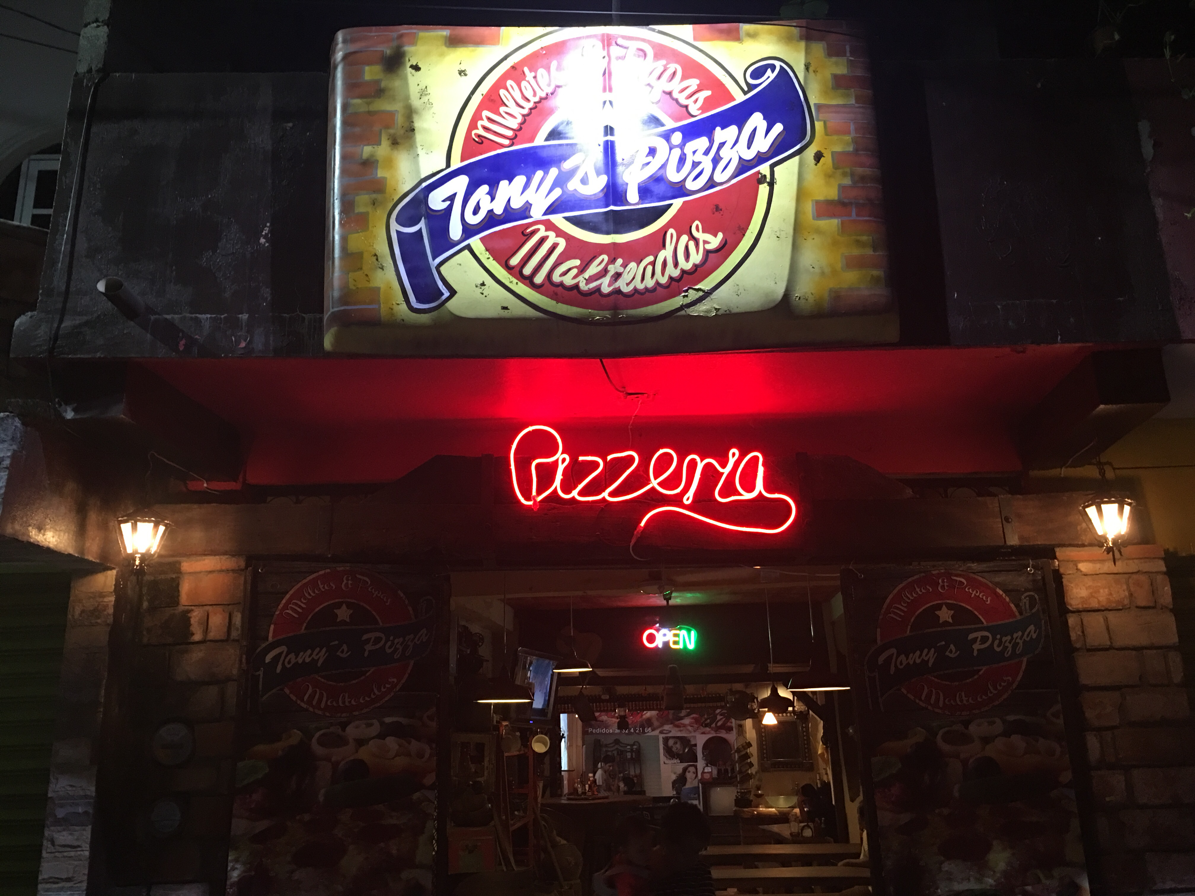 Tonys Pizza image 1