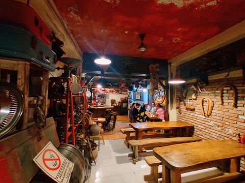 Tonys Pizza image 4