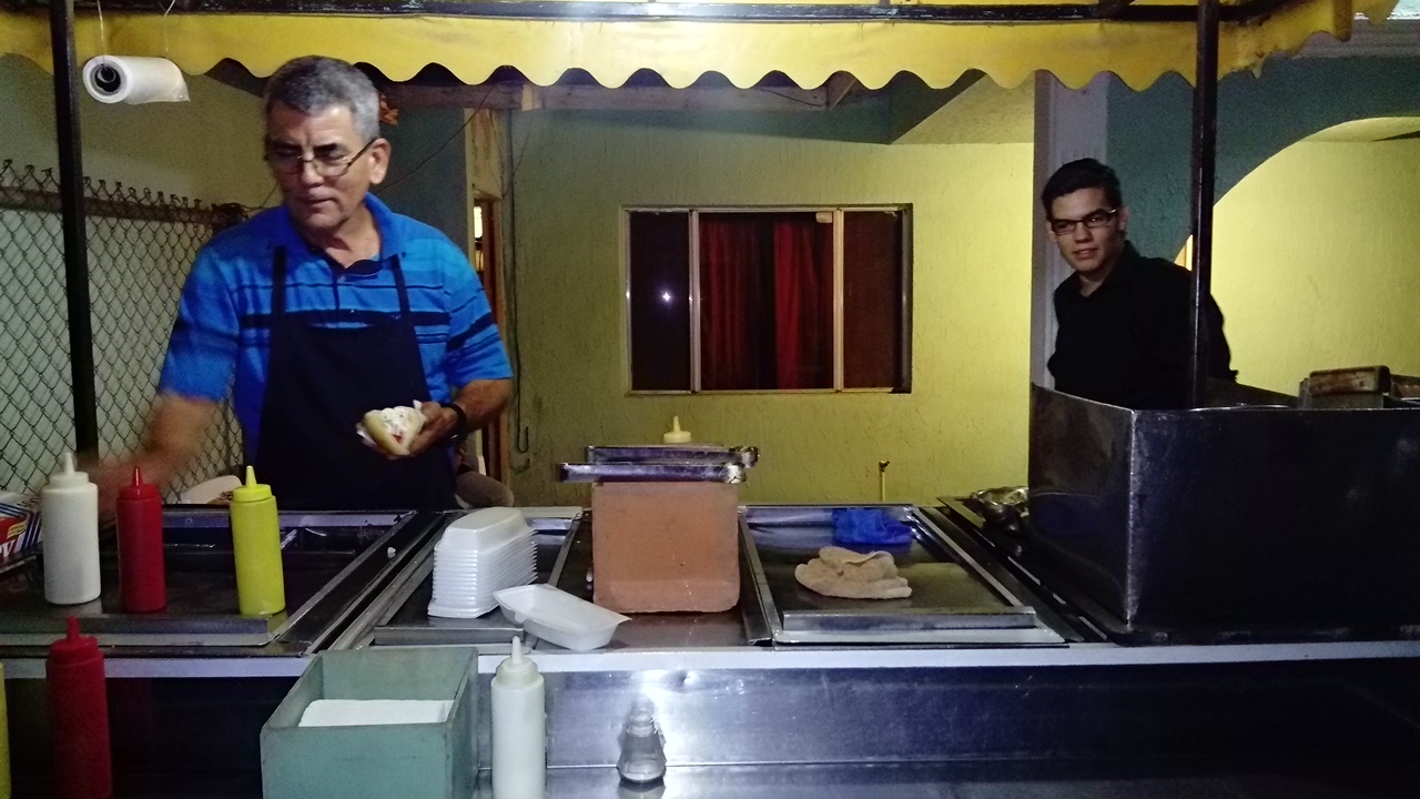 Hot Dogs El Wero image 4