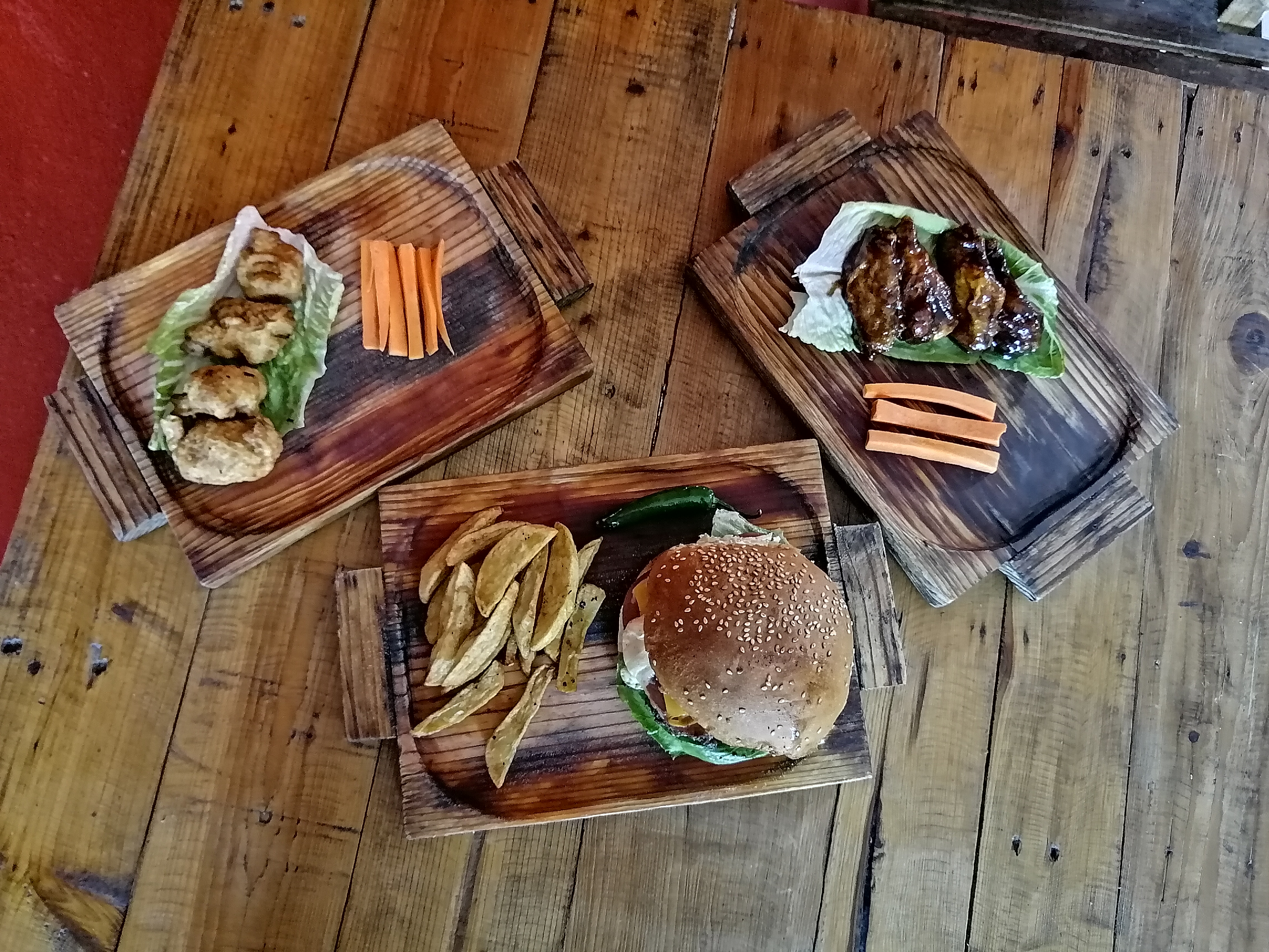 Amparo's Wings & Burger image 3