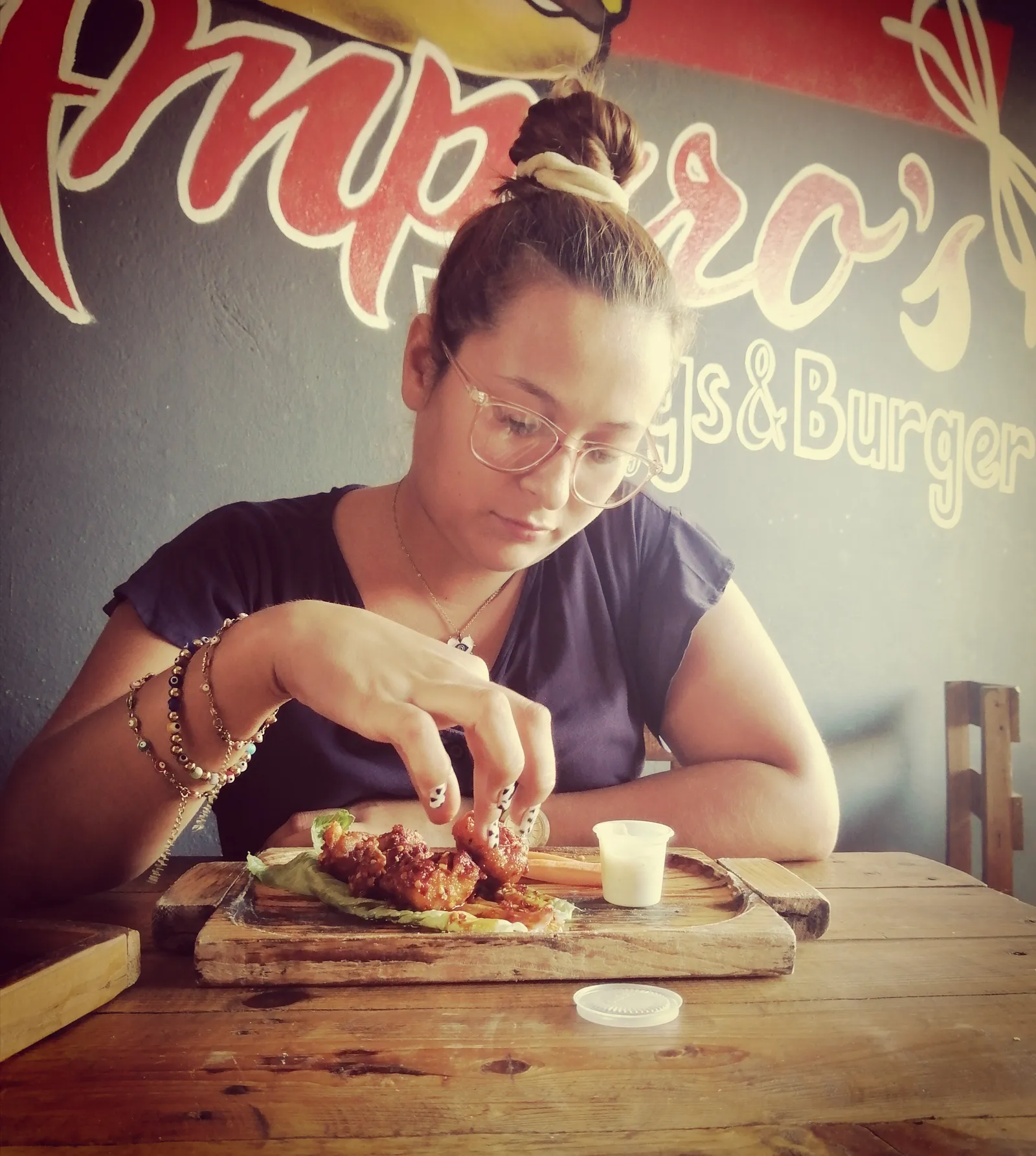 Amparo's Wings & Burger image 10
