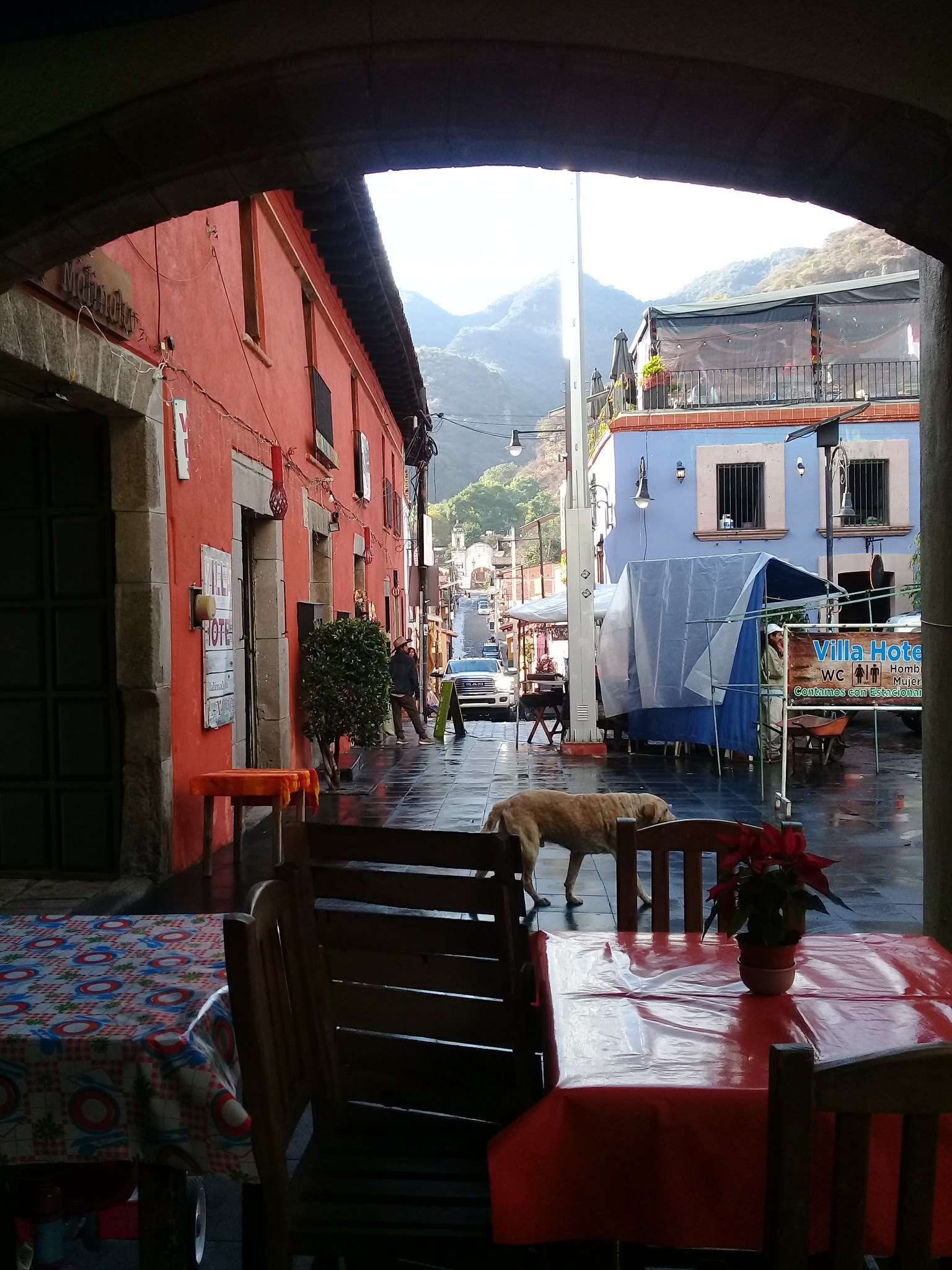 Los Portales image 1