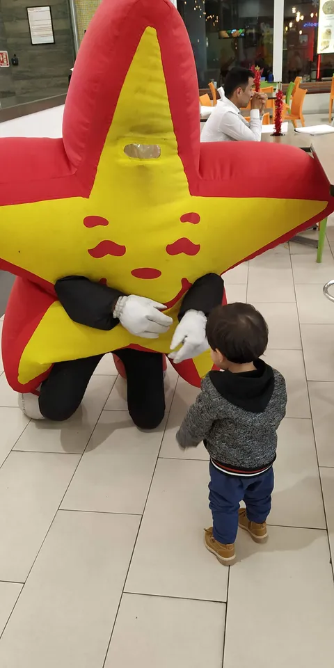 CARL'S JR. image 5
