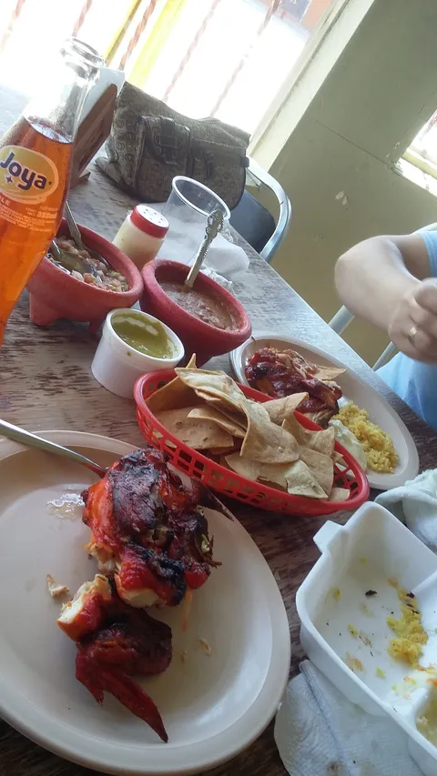 Pollos y carnes asadas "El Mexicano" image 1