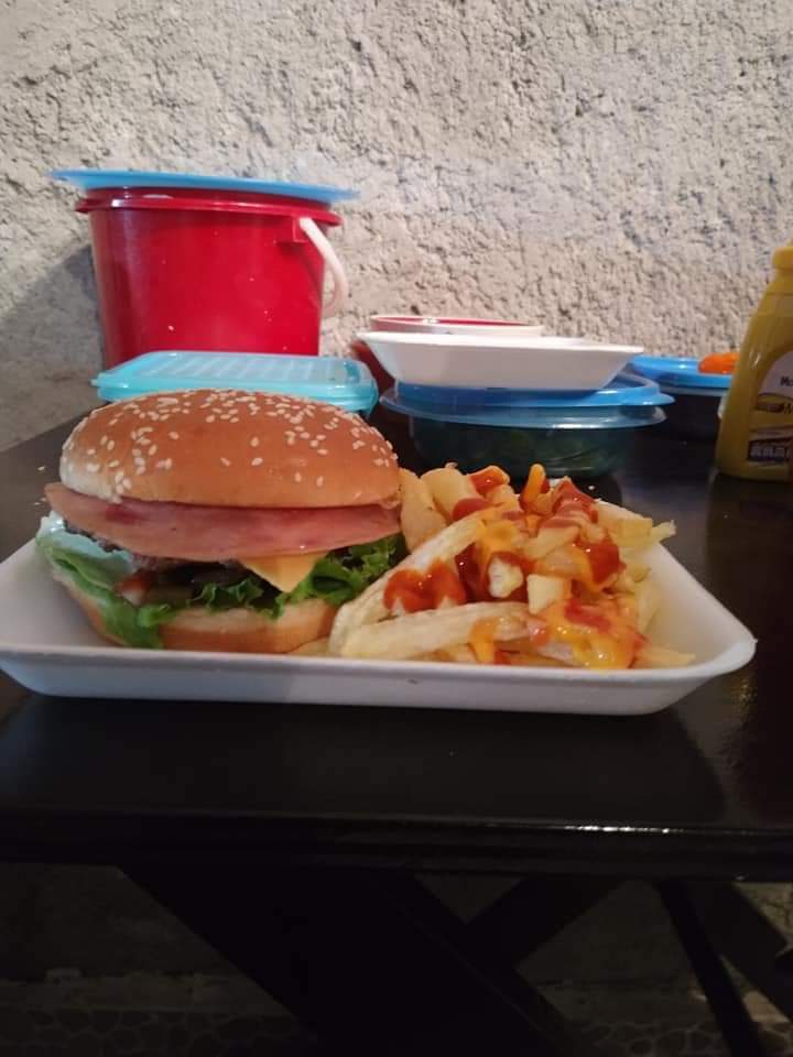 Carpitas Burger image 2