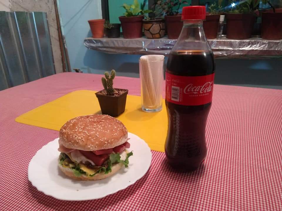 Carpitas Burger image 7