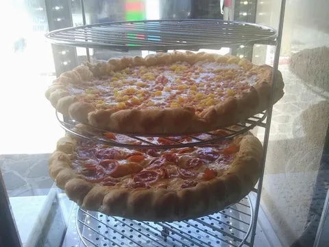Ruth's pizzeria image 1