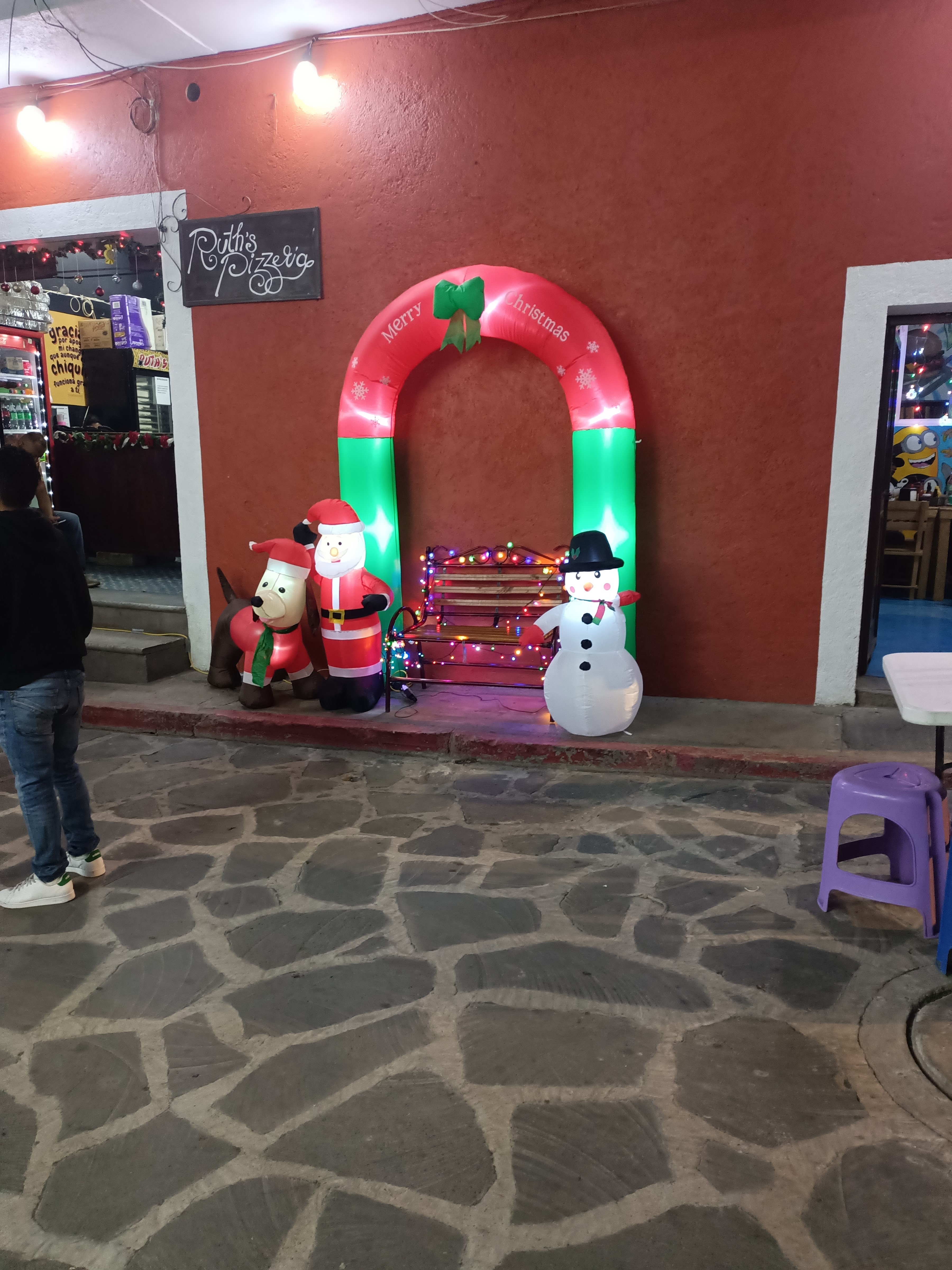 Ruth's pizzeria image 9