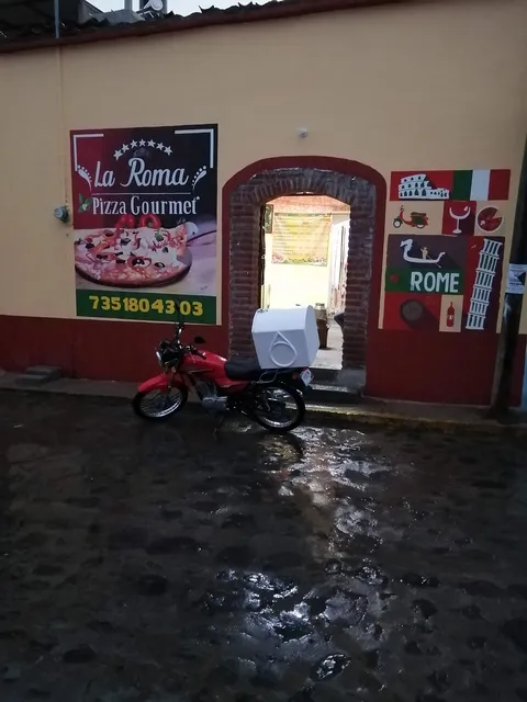Pizza La Roma image 1
