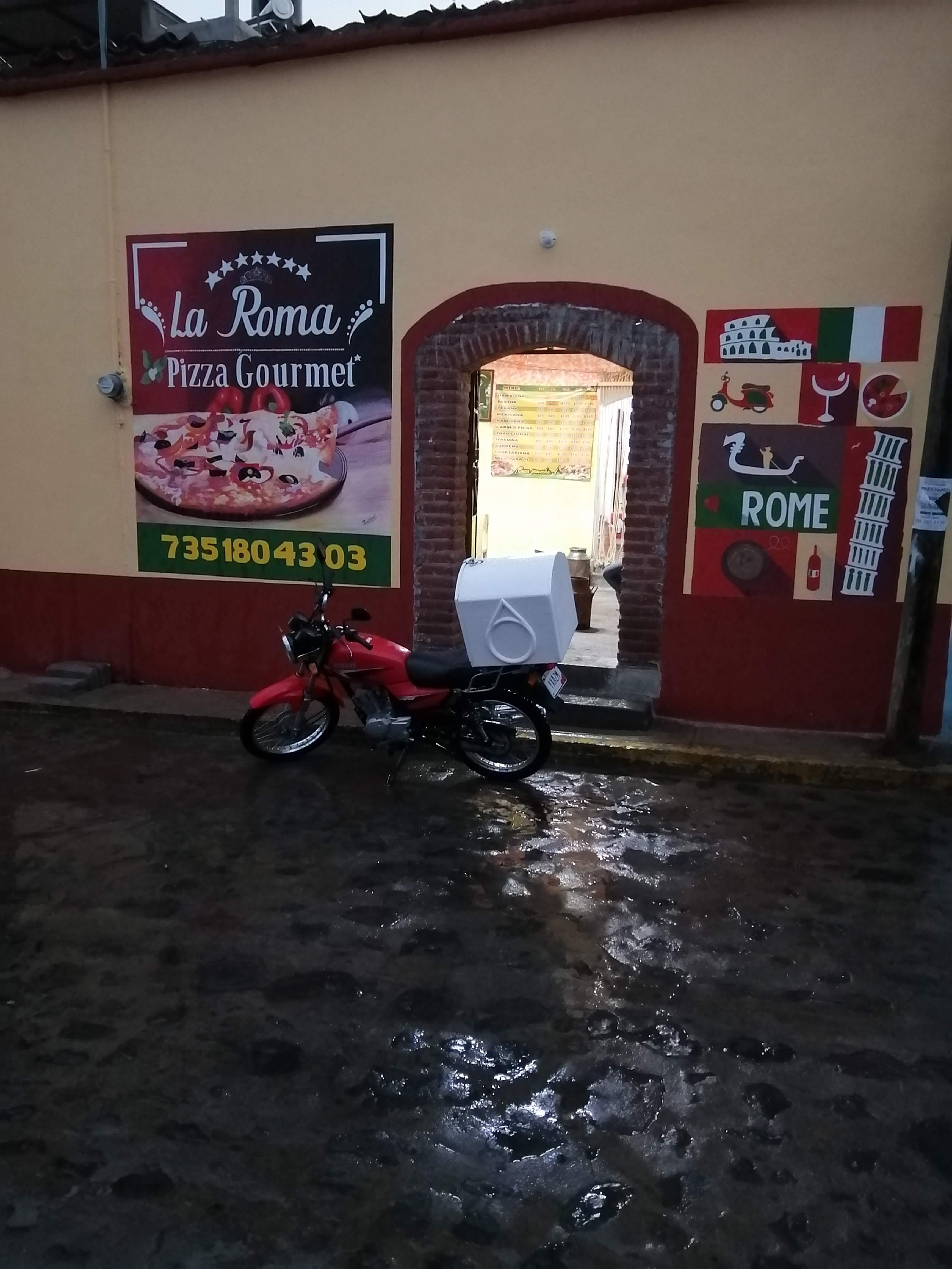 Pizza La Roma image 8