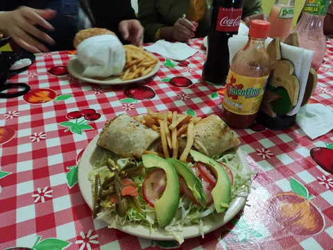 "Roki" Tortas Y Hamburguesas image 5