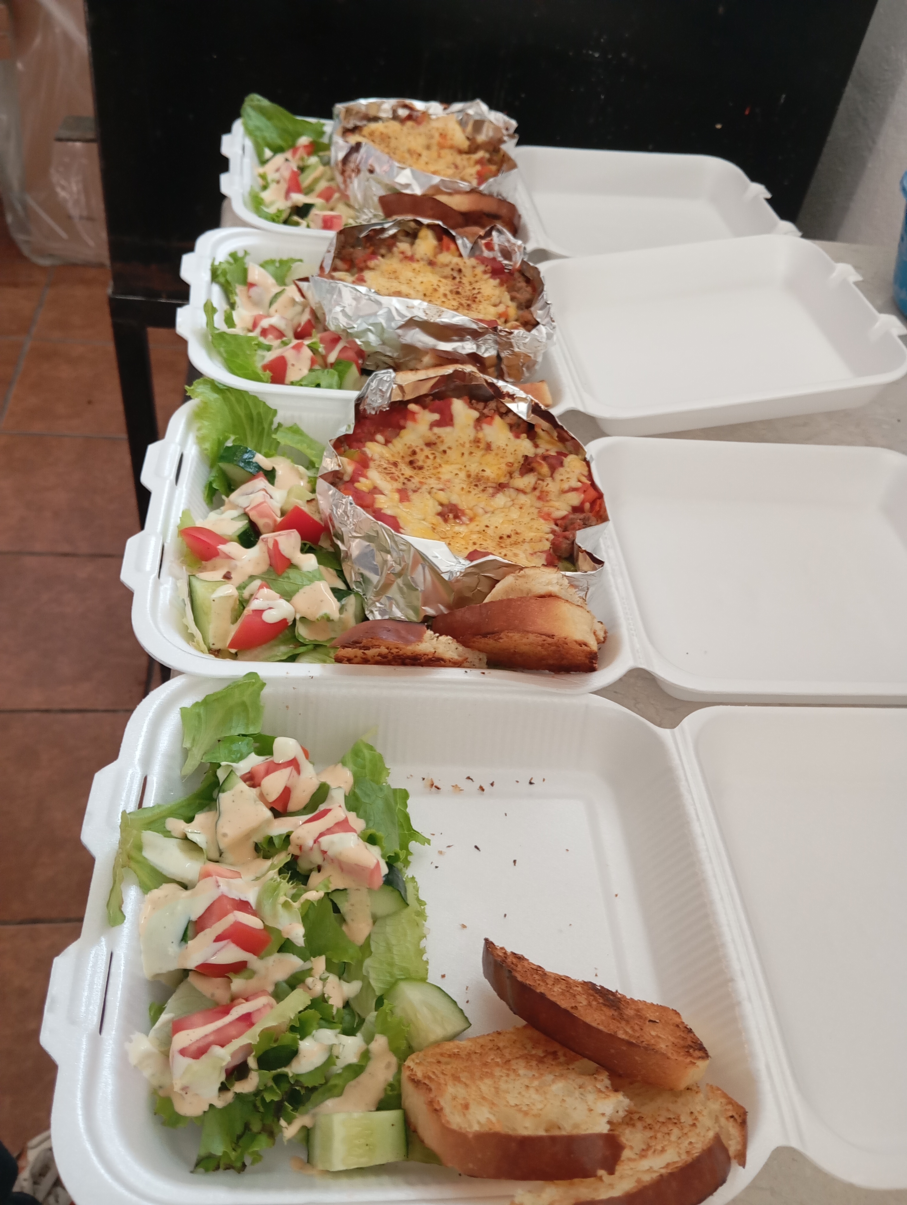 La familiar pizzería & snacks" image 1